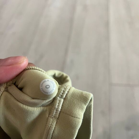 Lululemon women’s sports bra size 0 - Picture 6 of 6